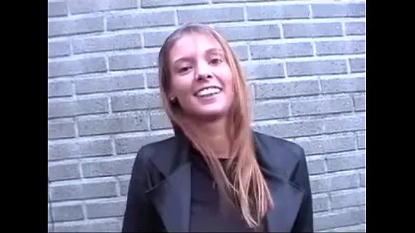 Bekijk Flemish Stephanie fucked in a car (Belgian Stephanie fucked in car energieclips