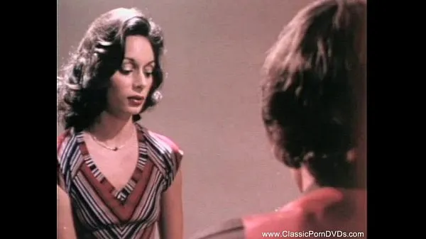 Titta på Vintage MILF From Classic 1972 Film energiklipp