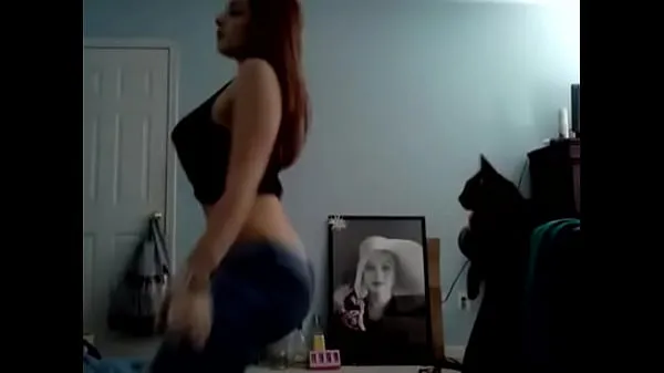 Podívejte se na Millie Acera Twerking my ass while playing with my pussy energetické klipy