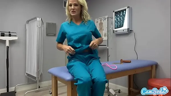 Podívejte se na CamSoda - Nurse420 Masturbates at Work during lunch energetické klipy