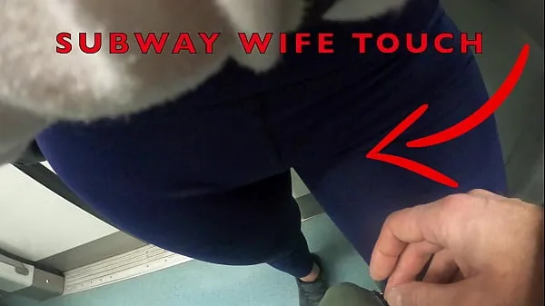 Tonton My Wife Let Older Unknown Man to Touch her Pussy Lips Over her Spandex Leggings in Subway Klip energi