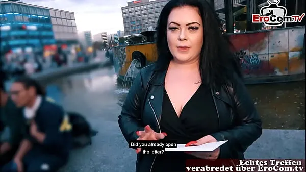 German fat BBW girl picked up at street casting 에너지 클립 보기